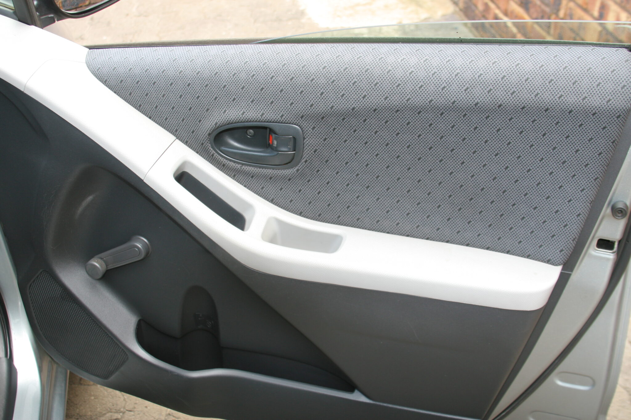 2011 TOYOTA YARIS ZEN 1.3 T3 - Image 6